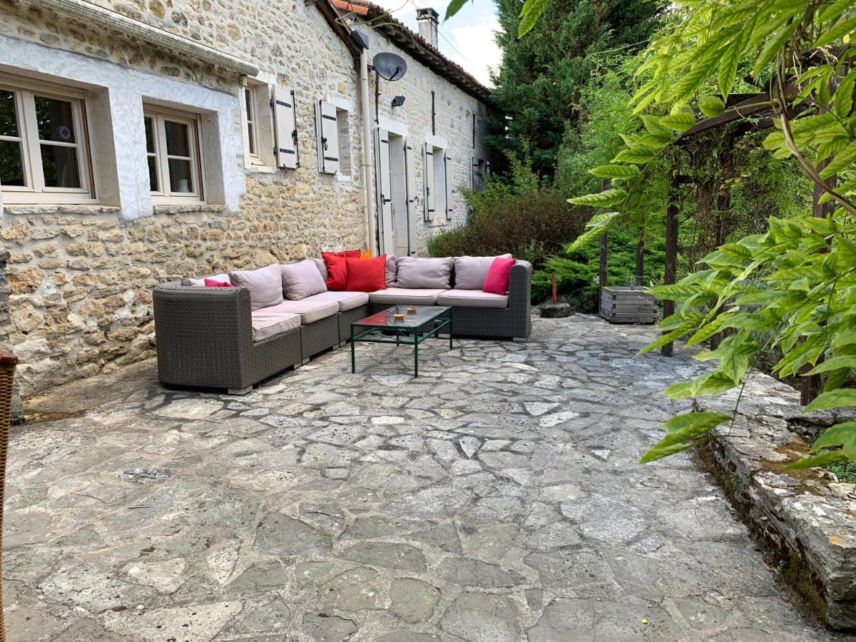 Uniquely Private Holiday Villa In The Charente Puyreaux 外观 照片