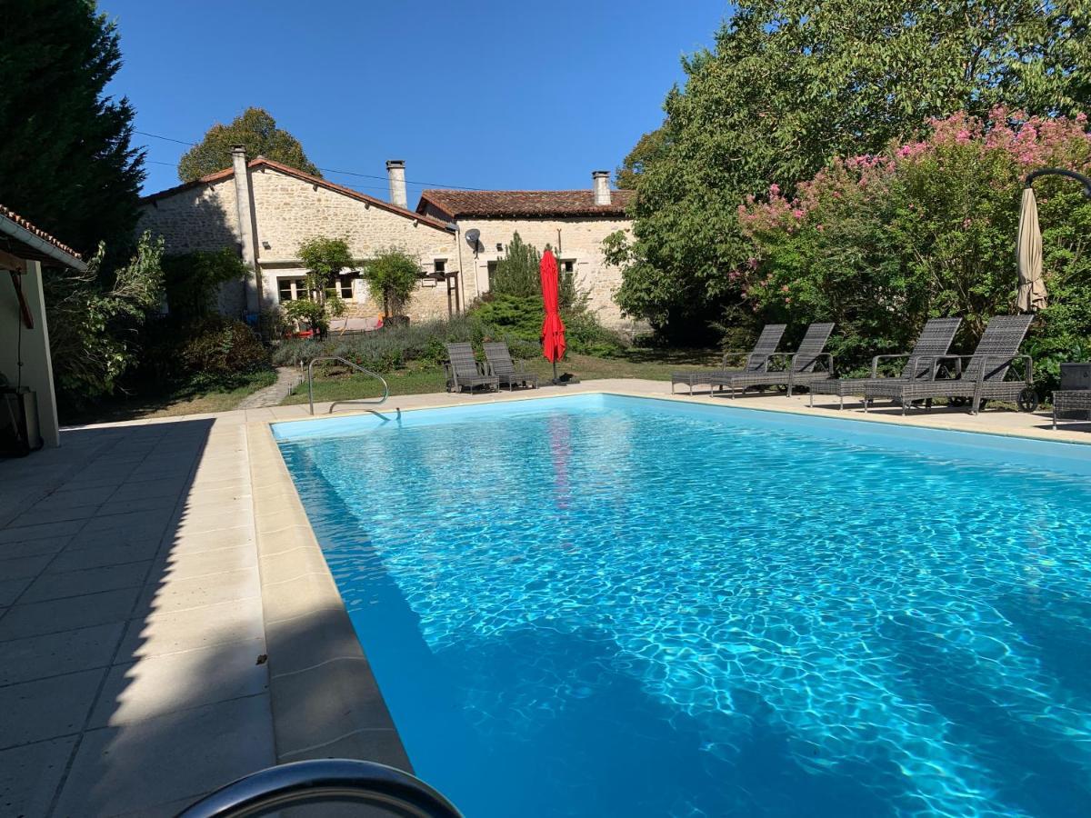 Uniquely Private Holiday Villa In The Charente Puyreaux 外观 照片
