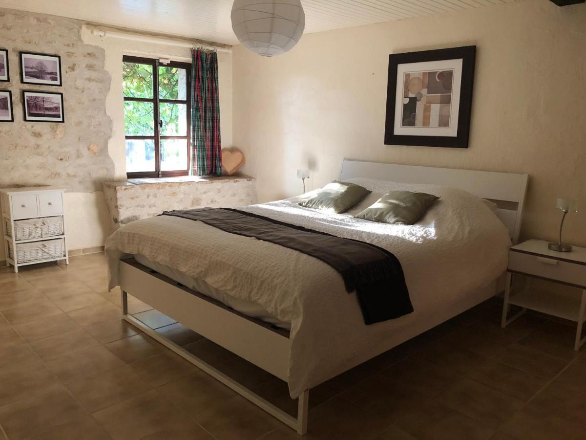 Uniquely Private Holiday Villa In The Charente Puyreaux 外观 照片