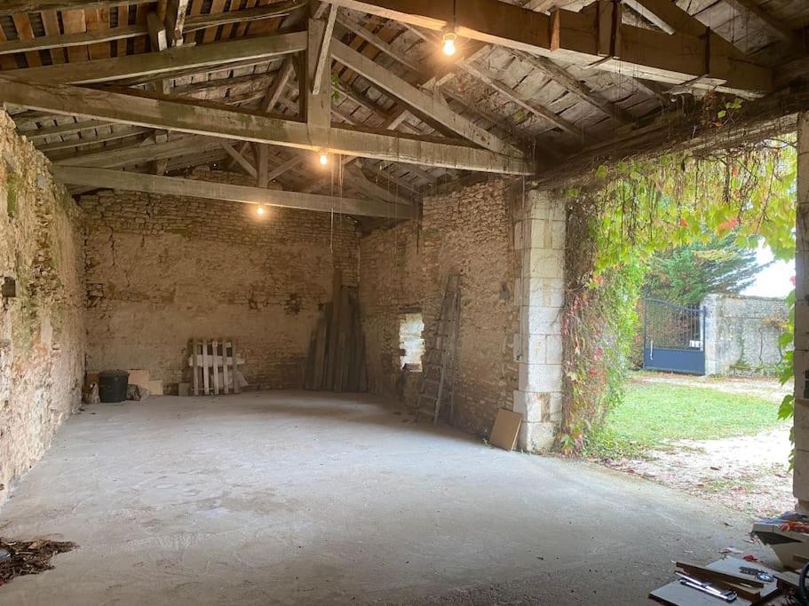 Uniquely Private Holiday Villa In The Charente Puyreaux 外观 照片