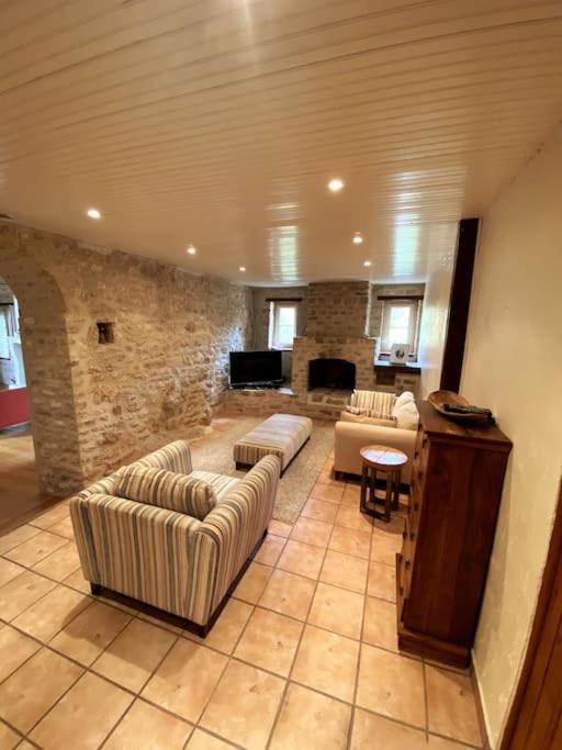 Uniquely Private Holiday Villa In The Charente Puyreaux 外观 照片