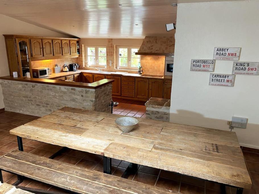 Uniquely Private Holiday Villa In The Charente Puyreaux 外观 照片