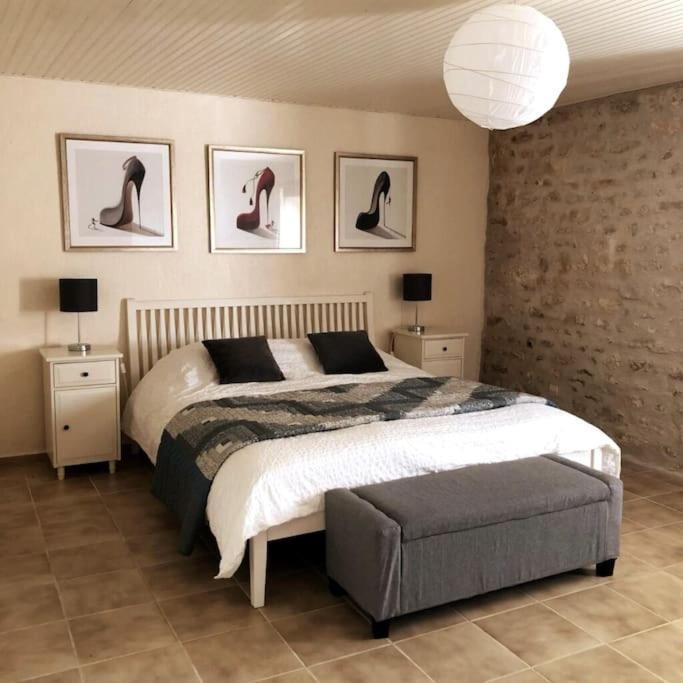 Uniquely Private Holiday Villa In The Charente Puyreaux 外观 照片