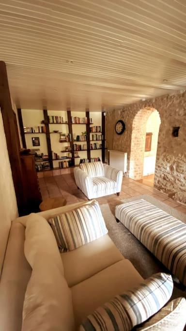 Uniquely Private Holiday Villa In The Charente Puyreaux 外观 照片