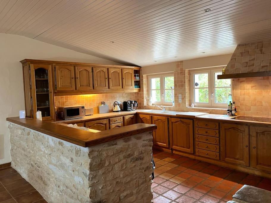 Uniquely Private Holiday Villa In The Charente Puyreaux 外观 照片