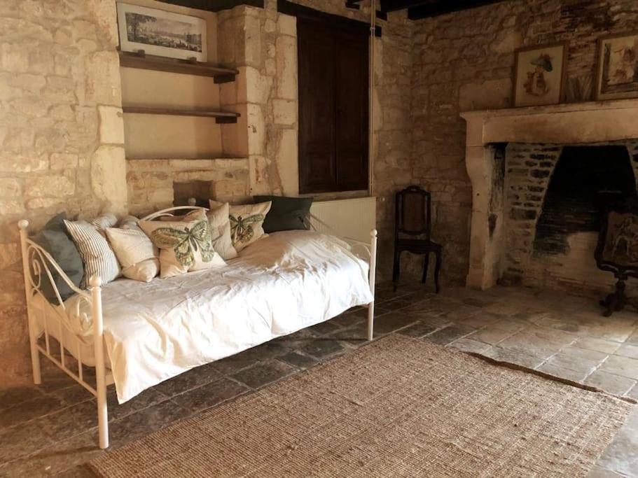 Uniquely Private Holiday Villa In The Charente Puyreaux 外观 照片