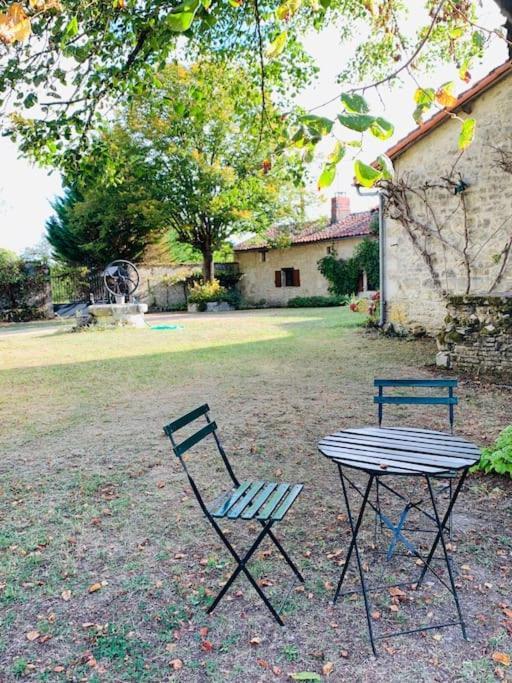 Uniquely Private Holiday Villa In The Charente Puyreaux 外观 照片