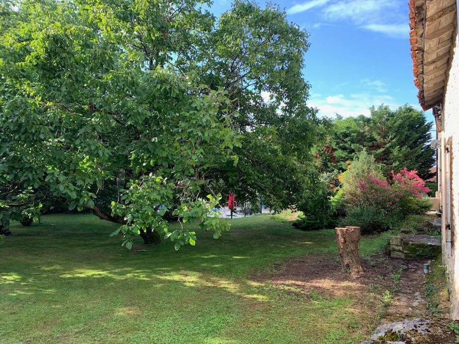 Uniquely Private Holiday Villa In The Charente Puyreaux 外观 照片