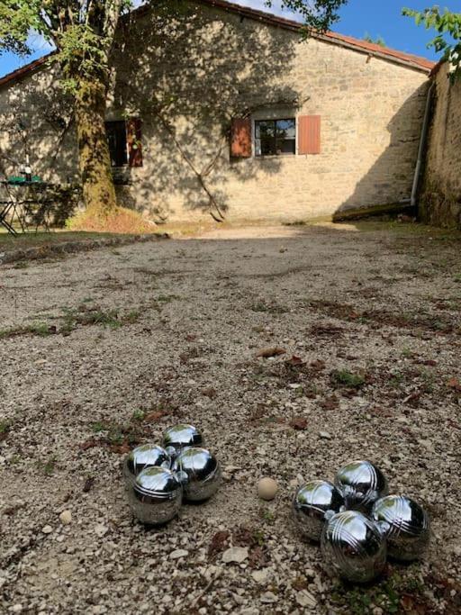 Uniquely Private Holiday Villa In The Charente Puyreaux 外观 照片